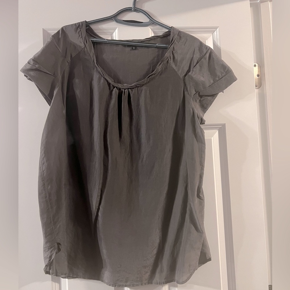 GAP XL silver grey top